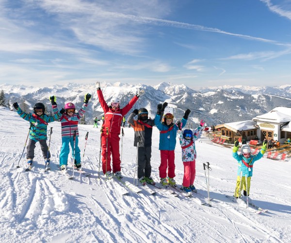 Gemeinsam Spaß haben im Skikurs mit der Skischule Kleinarl