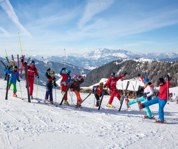 Die Skischulgruppe mit den Skilehrer in Kleinarl
