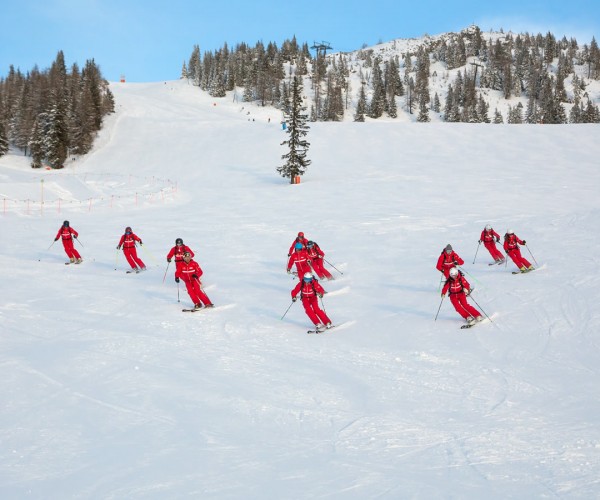 Das Team der Skischule Kleinarl beim Formationsfahren