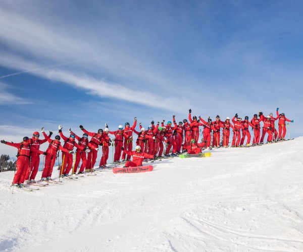 Gruppenfoto der Skilehrer und Skilehrerinnen