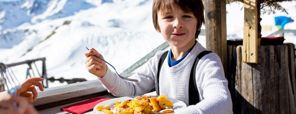 Mittagsbetreuung für alle Skikurskinder Skischule Kleinarl mit Essen und Getränk pro Kind